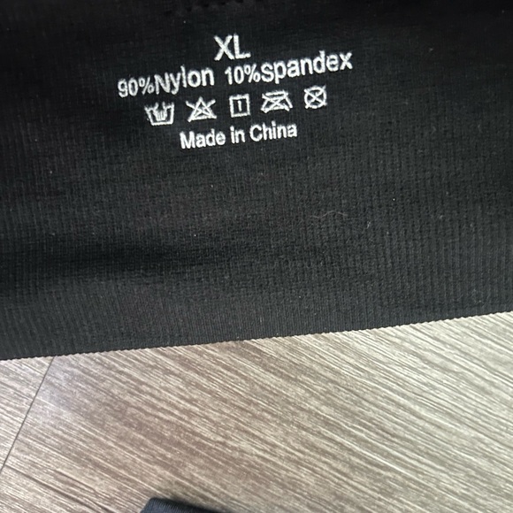 NWOT YOGALICIOUS LUX High Waisted Yoga Shorts with Sports Bra Set. - Picture 4 of 5